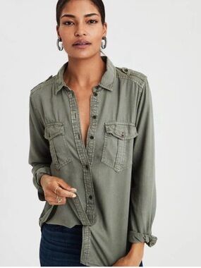 American eagle boyfriend fit button up.